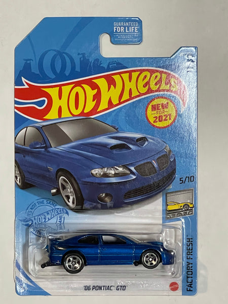 HOTWHEELS ‘06 PONTIAC GTO BLUE