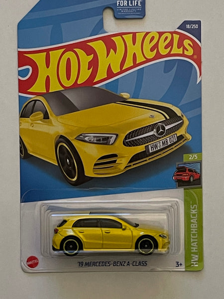 HOTWHEELS ‘19 MERCEDES-BENZ A-CLASS YELLOW