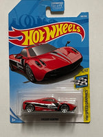 HOTWHEELS PAGANI HUAYRA RED